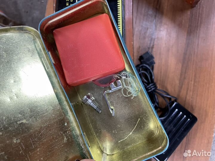 Швейная машинка 90е Bee Brand