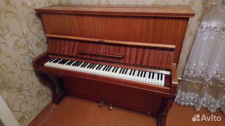 Продам пианино Legnica