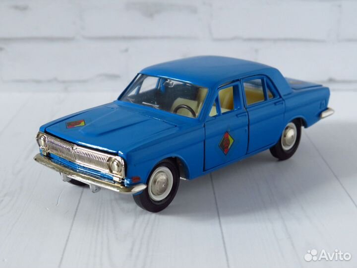 Модель автомобиля Волга Газ 24 СССР