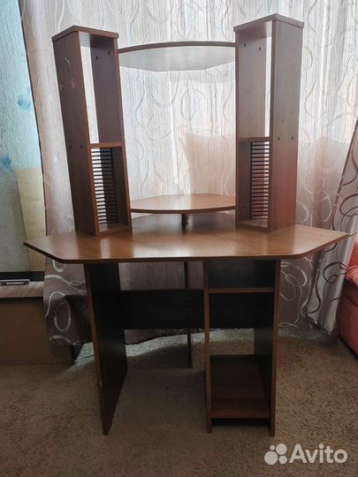 Компьютерный стол (угловой) бу