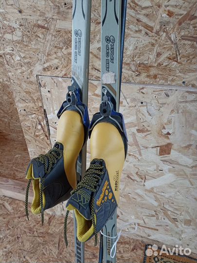 Беговые лыжи и ботинки 36-36 размер