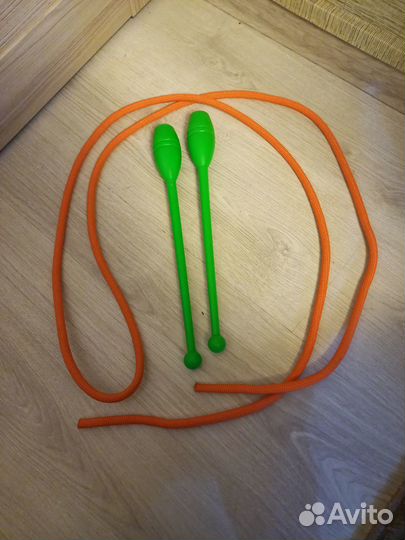 Булавы, скакалка