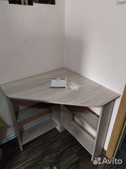 Письменный стол