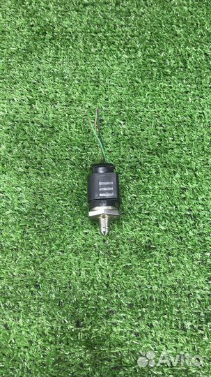 Датчик давления топлива Audi Volkswagen Passat b6