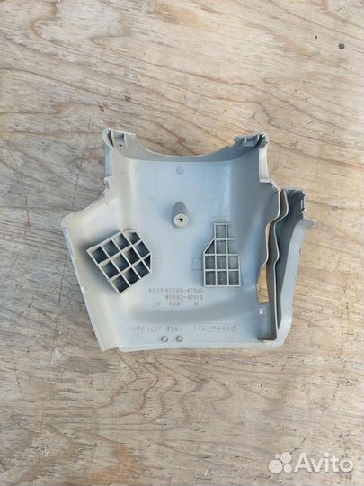 Кожух рулевой колонки Toyota Prius NHW11