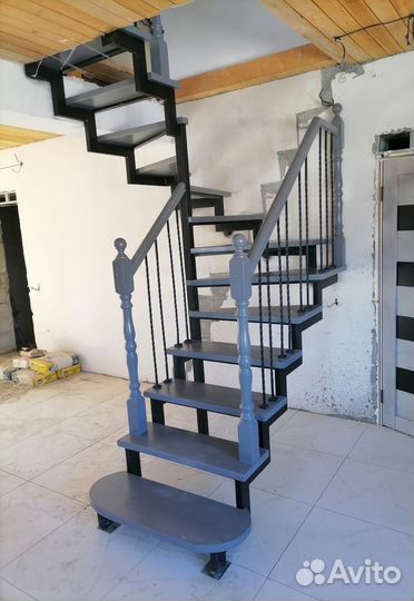 Металлическая лестница