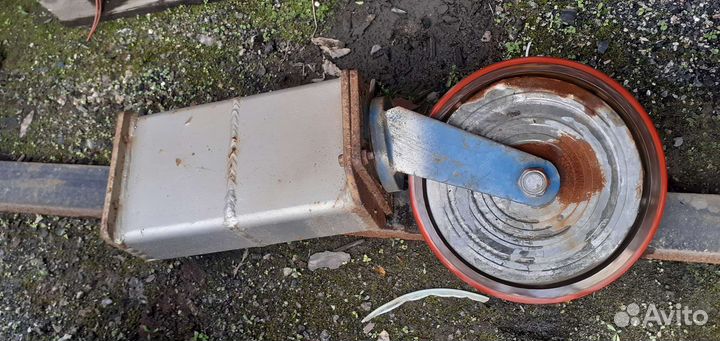 Опорное колесо для прицепа бу