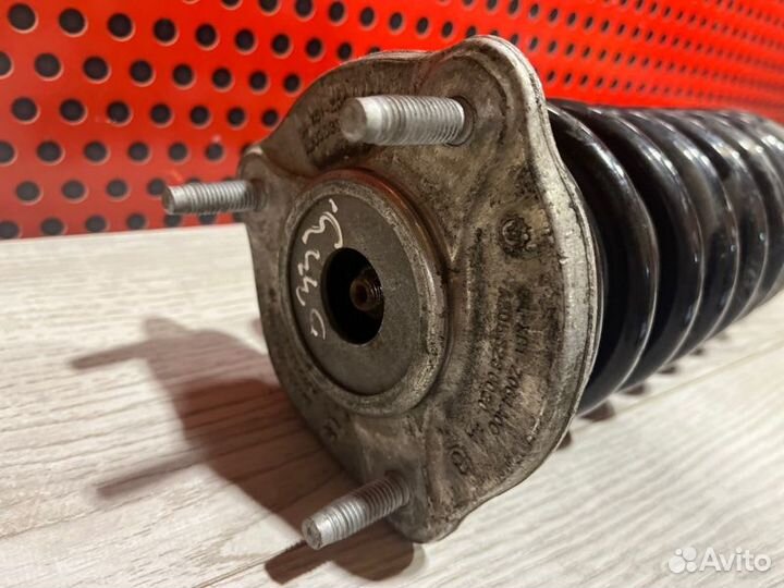 Амортизатор подвески передний Mercedes-Benz