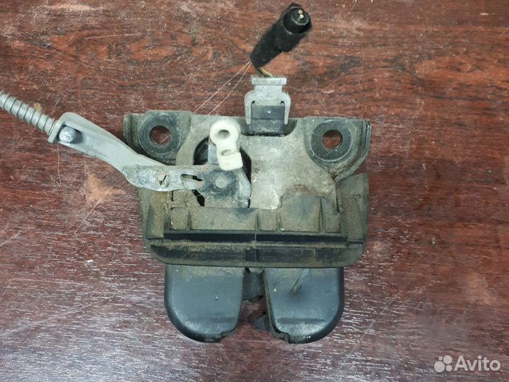 Замок багажника ауди а4 б6