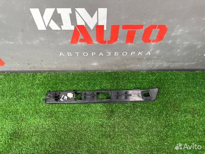 Кронштейн заднего бампера левый Kia Rio 3 Ub 11-17