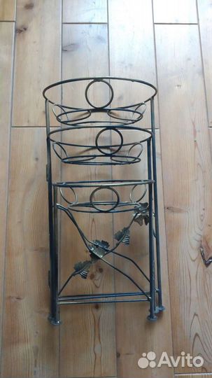 Подставка для цветов металлическая