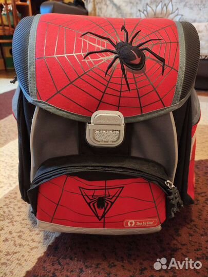 Рюкзак школьный