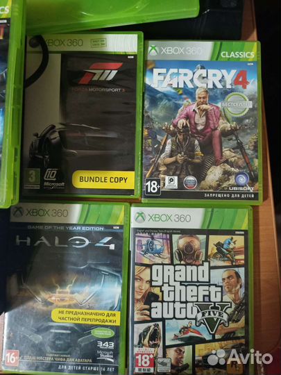 Xbox 360 с Microsoft Kinect + диски в подарок