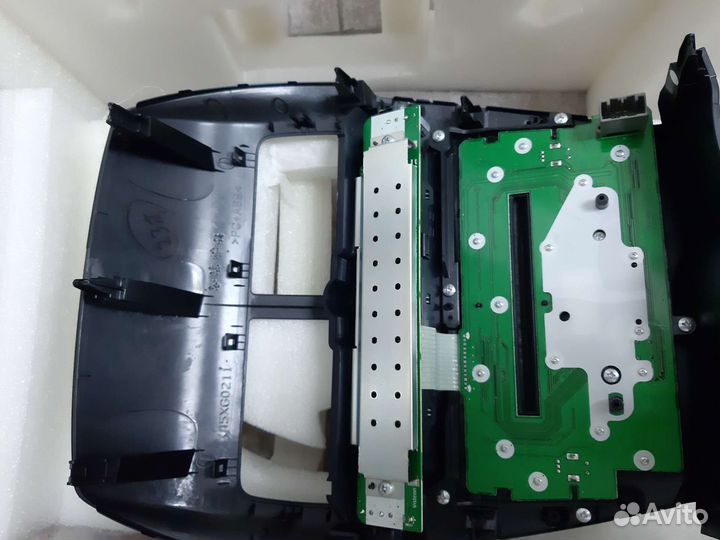 Магнитола штатная Citroen/Peugeot/Mitsubishi