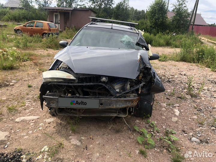 Ford Focus 1.4 МТ, 2002, битый, 240 000 км