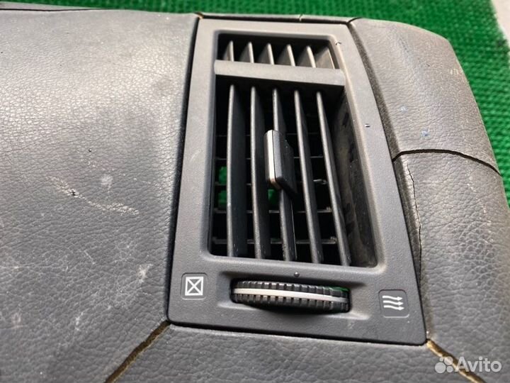 Дефлектор воздушный прав. Infiniti Fx35, Fx45