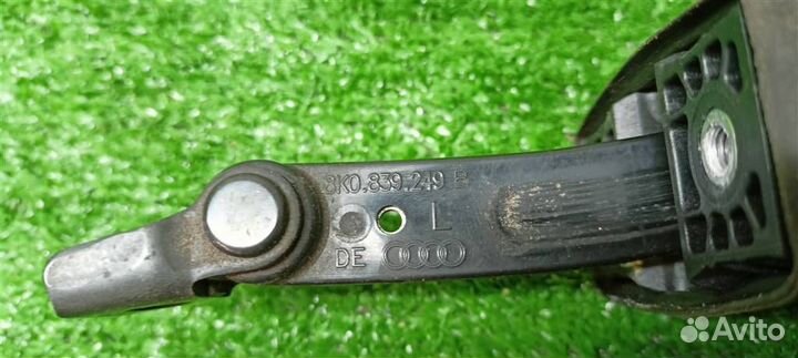 Ограничитель двери Audi A4 (B8) 2007-2015