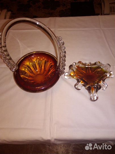 Корзина и пепельница