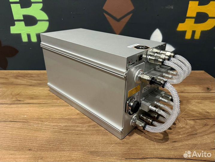 Antminer S21 Hydro 335T