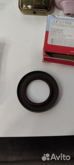 Сальник кпп BMW. Corteco 01025674b