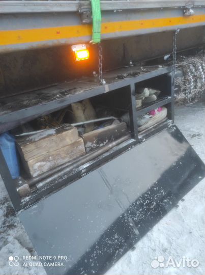 Инструментальный ящик для полуприцепа