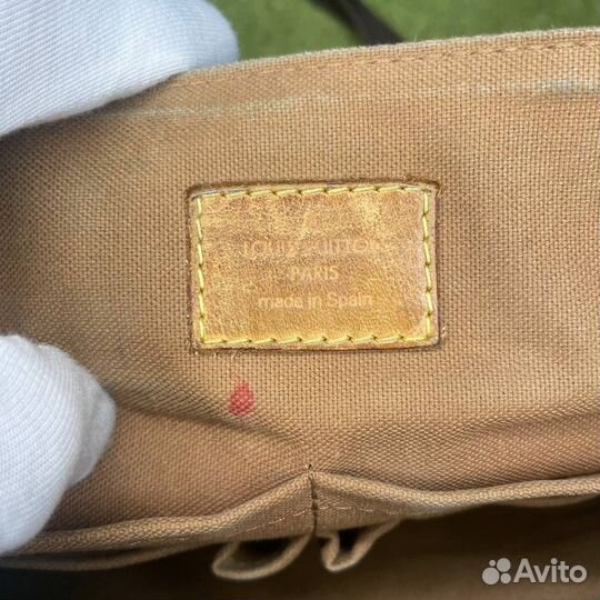 Сумка Louis Vuitton PM District