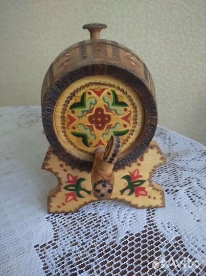 Декоративный бочонок под напитки