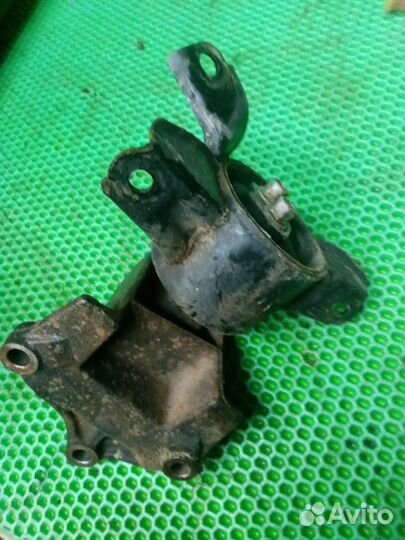 Подушка кпп Hyundai Solaris G4FA 2011