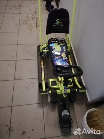 Детский снегокат с колесами и ручкой