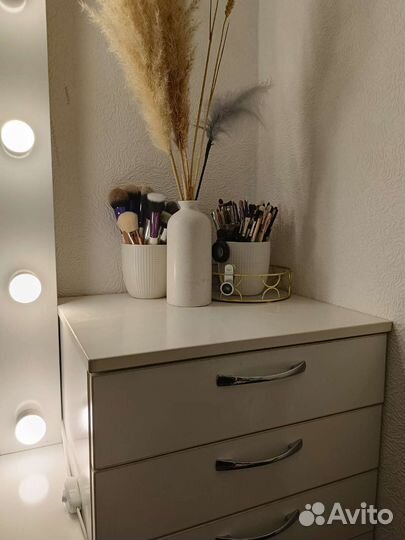 Комод для косметики