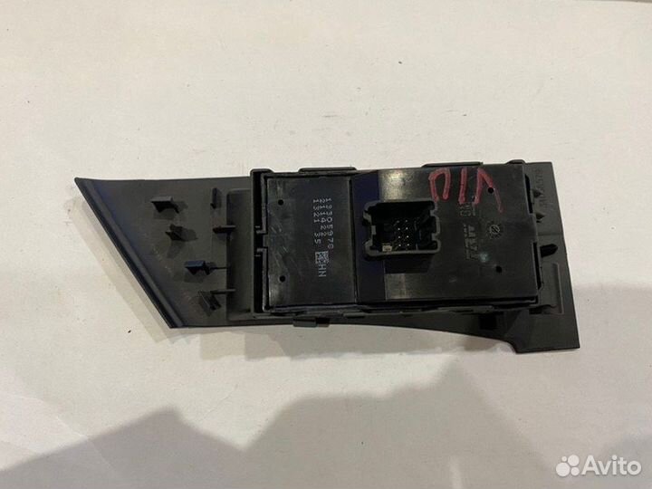 Блок стеклоподъемников передний левый Opel Astra J