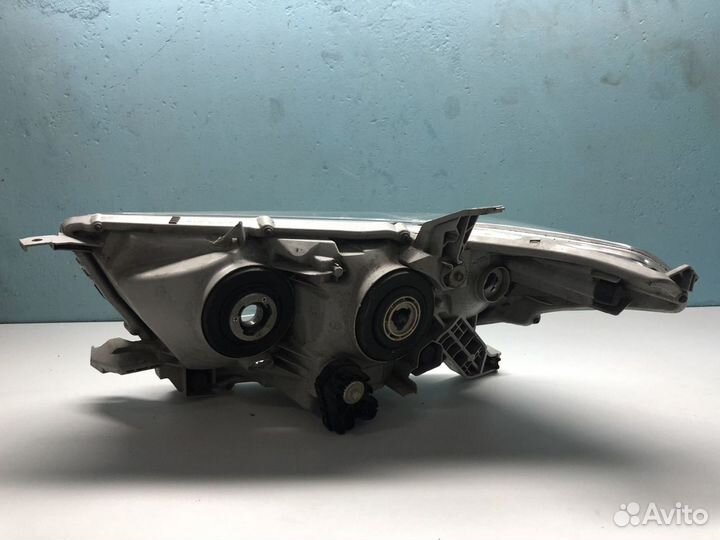 Фара правая Тойота Хайлендер 2