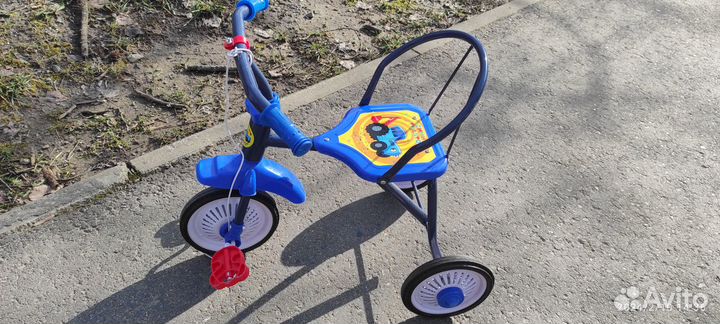Трёхколёсный велосипед синий трактор