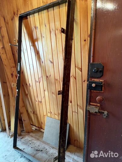 Дверь входная металлическая