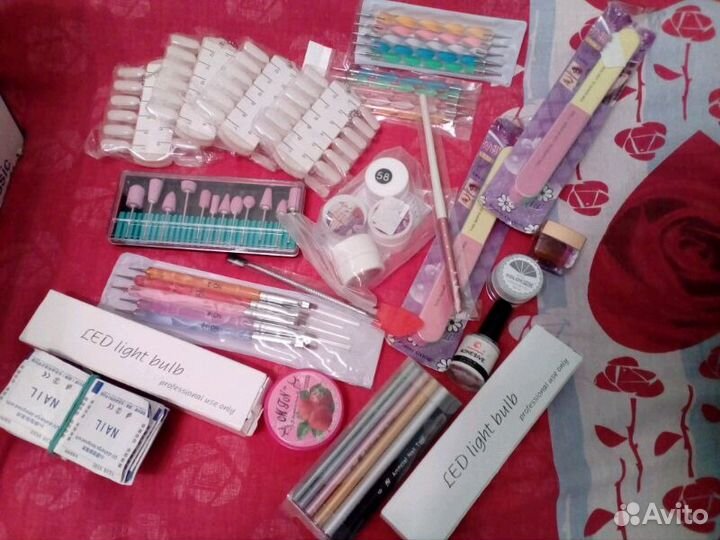 Материалы для ногтей(не набор,а материалы)