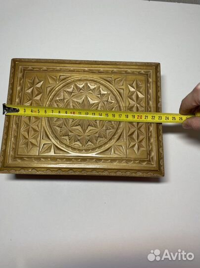 Шкатулка резная деревянная