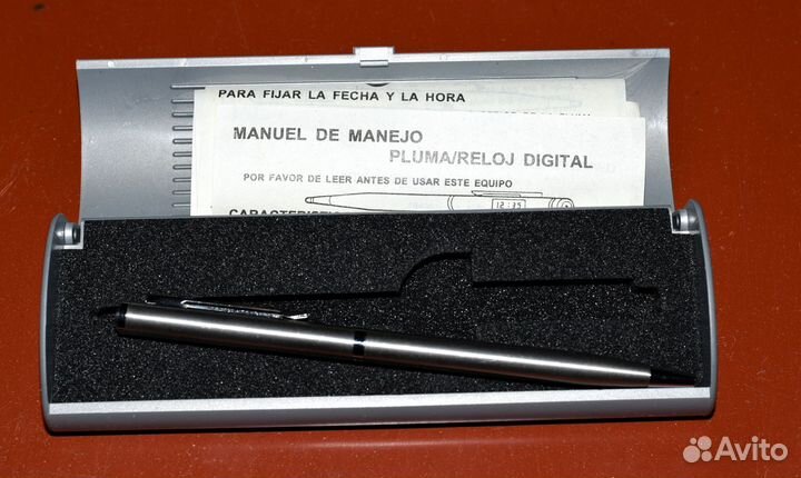 Шариковая ручка с электронными часами
