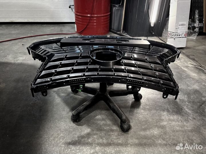 Решетка радиатора оригинал lexus nx300