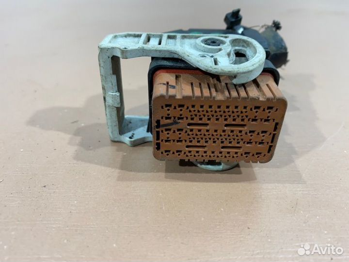 Фишка блока управления Infiniti Qx56 Qx80 Z62