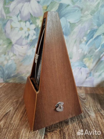 Метроном механический