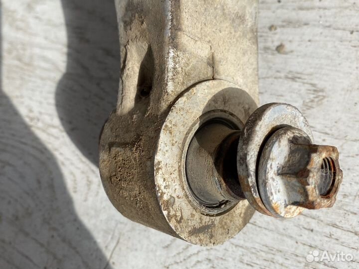 Infiniti QX70 Рычаг задний нижний