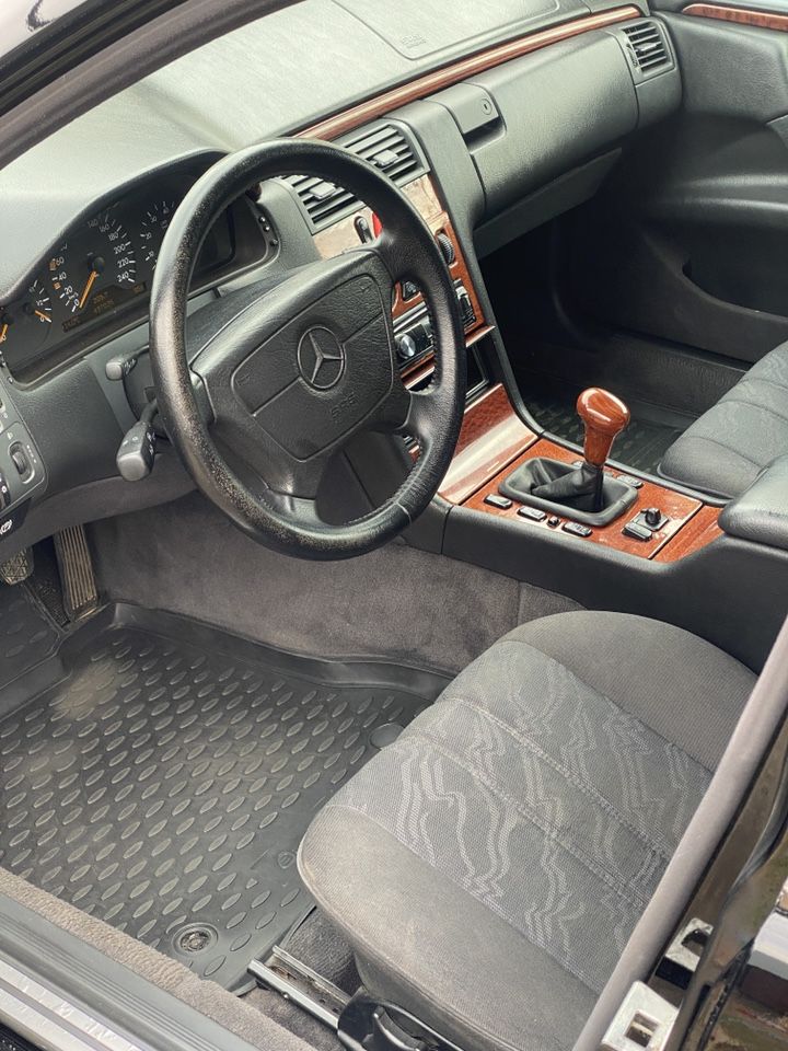 Mercedes-Benz E-класс: фото владельца
