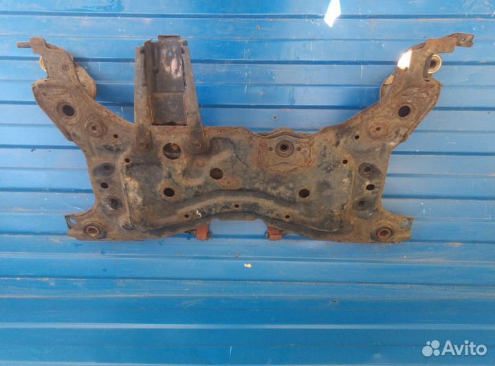 Mazda 3 (BK) I балка поперечная под двс