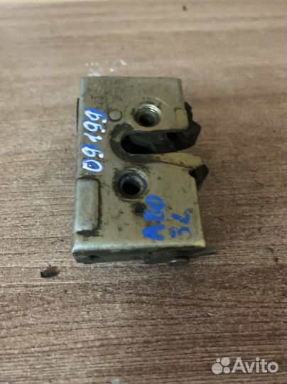 Замок двери Audi 80 B3 / B4