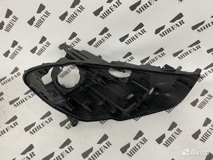 Правый корпус фары Jaguar XE 2015-2019 Xenon