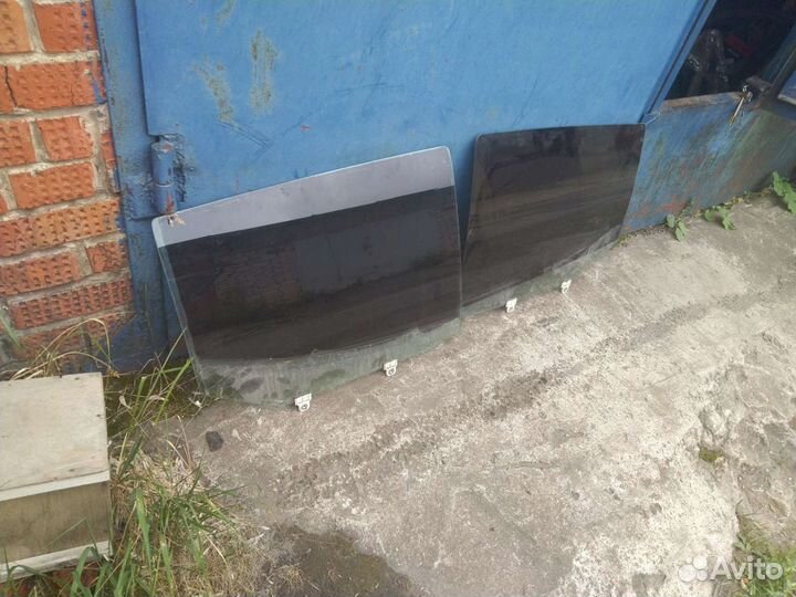 Стекло левое правое Mitsubishi L200 V 2015-н.в