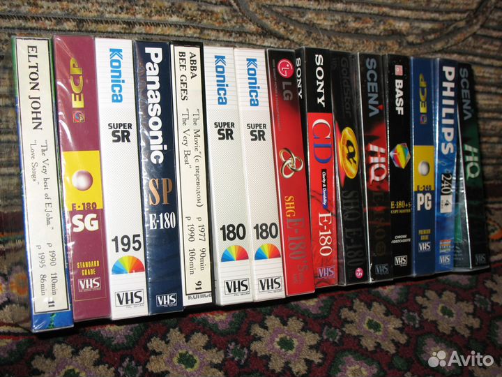 Видеокассеты с записью