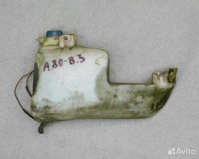 Бачок омывателя Audi 80 B3 в сборе