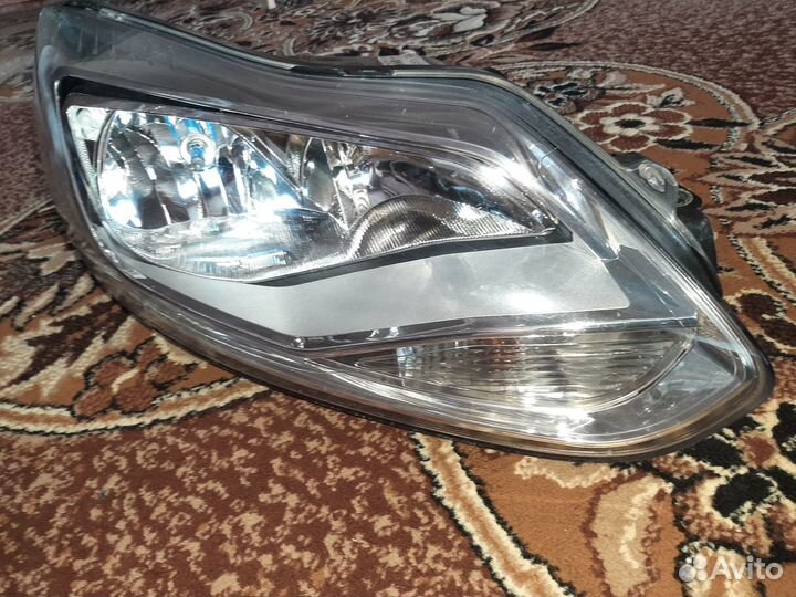Фара правая Ford Focus 3 оригинал