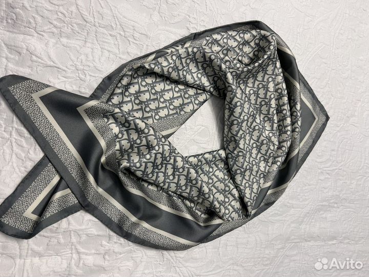 Шелковый платок Christian Dior
